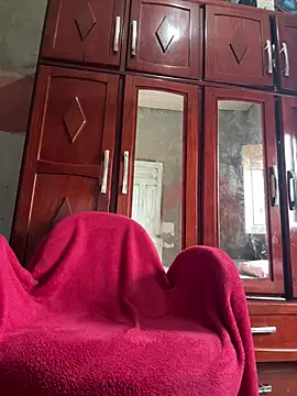 Jhullyfonseca online show from April 15, 2026, 8:53 pm