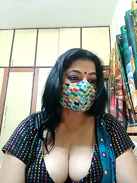 Snapshot of Ratna-777 chatting on November 1, 2025, 6:54 pm Ratna-777 online show from November 1, 2025, 6:54 pm