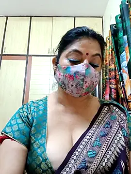 Snapshot of Ratna-777 chatting on December 17, 2025, 6:36 pm Ratna-777 online show from December 17, 2025, 6:36 pm