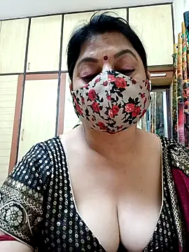 Snapshot of Ratna-777 chatting on March 10, 2026, 9:53 pm Ratna-777 online show from March 10, 2026, 9:53 pm