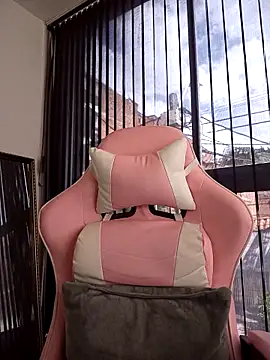 Charlee pink online show from December 28, 2024, 6:29 pm