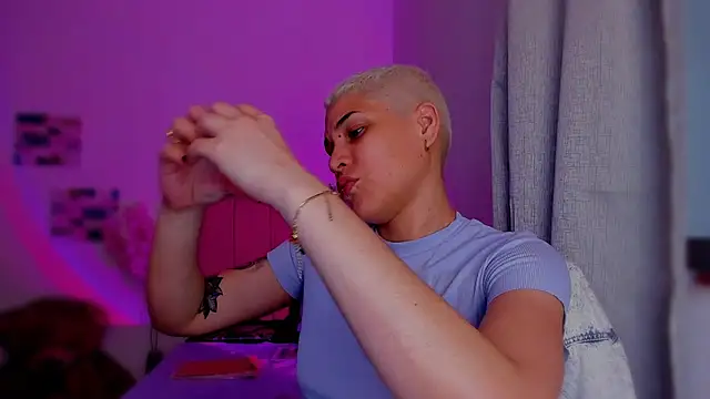 Charlee pink online show from February 27, 2026, 12:54 am