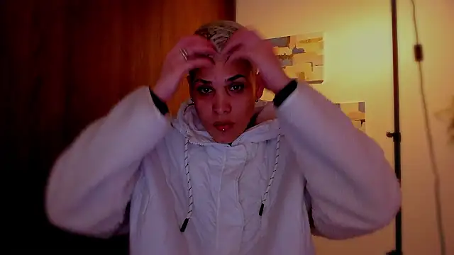 Charlee pink online show from March 9, 2026, 7:01 am