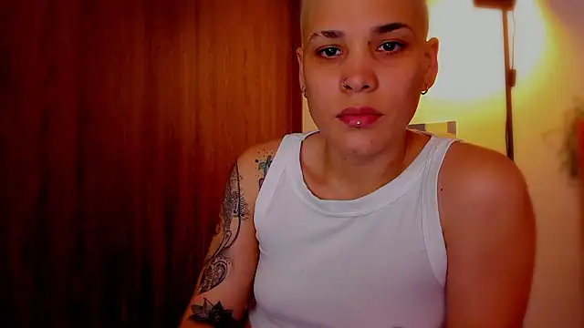 Charlee pink online show from March 11, 2026, 3:01 am