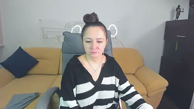 Snapshot of AngellLika chatting on February 4, 2026, 1:50 pm AngellLika online show from February 4, 2026, 1:50 pm