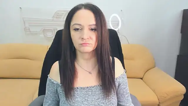 Snapshot of AngellLika chatting on February 15, 2026, 8:35 am AngellLika online show from February 15, 2026, 8:35 am