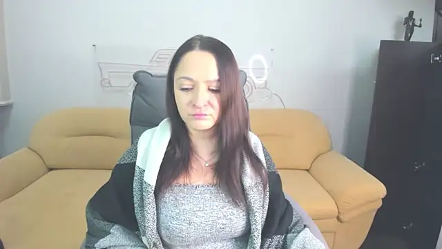 Snapshot of AngellLika chatting on February 19, 2026, 1:40 pm AngellLika online show from February 19, 2026, 1:40 pm