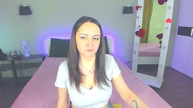 AngellLika online show from March 19, 2026, 1:37 pm