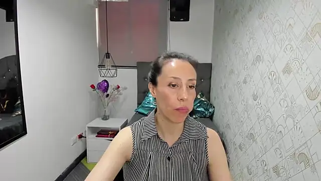 Snapshot of Abrillee1 chatting on March 22, 2025, 2:58 pm Abrillee1 online show from March 22, 2025, 2:58 pm