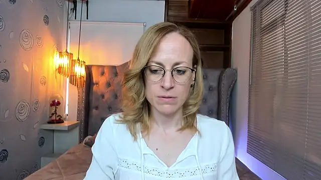 Snapshot of SammySanders chatting on February 7, 2025, 10:41 pm SammySanders online show from February 7, 2025, 10:41 pm