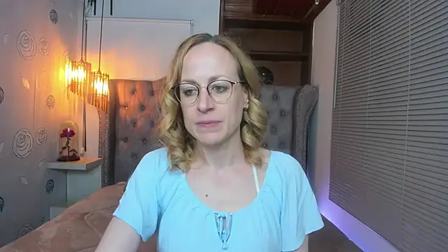 Snapshot of SammySanders chatting on March 19, 2025, 11:25 pm SammySanders online show from March 19, 2025, 11:25 pm