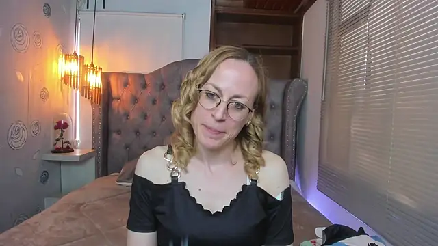 Snapshot of SammySanders chatting on March 20, 2025, 8:08 pm SammySanders online show from March 20, 2025, 8:08 pm