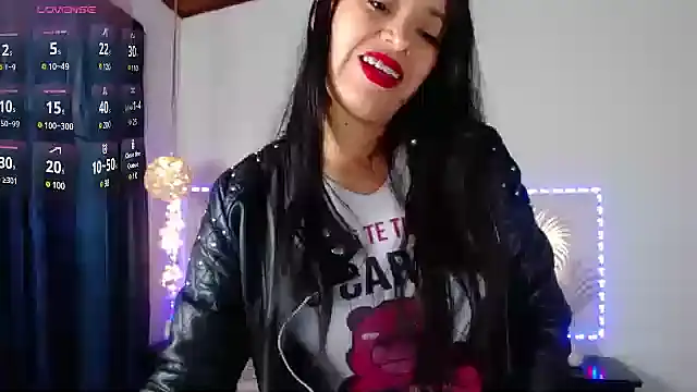 Snapshot of Julietacollins06 chatting on January 13, 2025, 12:24 pm Julietacollins06 online show from January 13, 2025, 12:24 pm