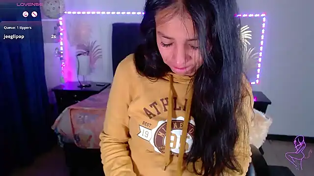 Snapshot of Julietacollins06 chatting on February 11, 2025, 1:20 pm Julietacollins06 online show from February 11, 2025, 1:20 pm