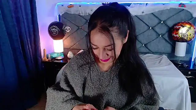 Snapshot of Julietacollins06 chatting on October 8, 2025, 12:36 pm Julietacollins06 online show from October 8, 2025, 12:36 pm