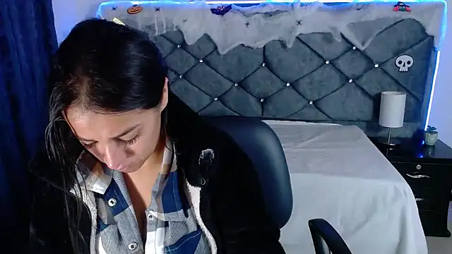 Snapshot of Julietacollins06 chatting on October 15, 2025, 1:11 pm Julietacollins06 online show from October 15, 2025, 1:11 pm