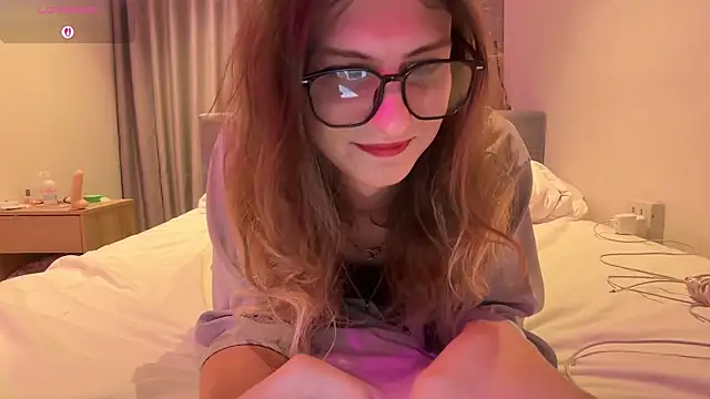 Snapshot of Alice_Pinkhead chatting on July 14, 2026, 10:21 am Alice Pinkhead online show from July 14, 2026, 10:21 am