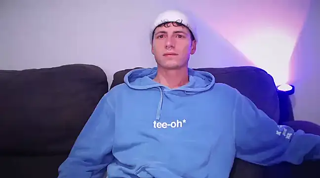 Snapshot of Jamesss__ chatting on February 21, 2025, 3:56 am Jamesss online show from February 21, 2025, 3:56 am