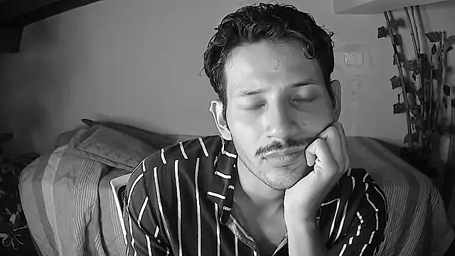 Nicholasrodrii online show from June 20, 2026, 12:14 am