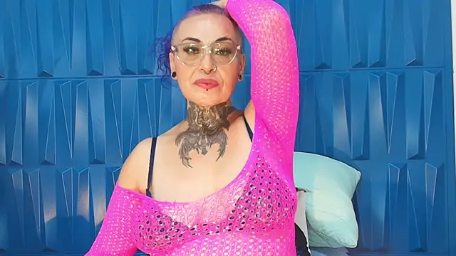 Snapshot of SandyyRose chatting on January 22, 2025, 5:28 pm SandyyRose online show from January 22, 2025, 5:28 pm