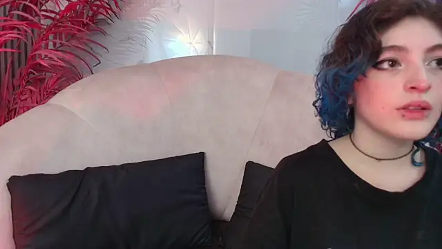 EvaHalsey online show from October 27, 2025, 7:40 pm