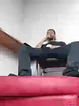 AndresSmith   online show from December 16, 2024, 2:47 am