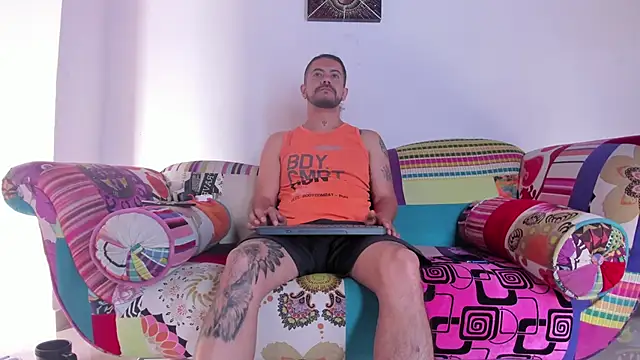 AndresSmith   online show from February 10, 2025, 1:01 pm