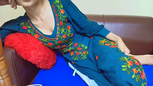 Srabontii online show from November 15, 2025, 10:12 am