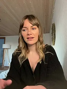 Snapshot of Milla__one chatting on February 18, 2025, 4:26 pm Milla  one online show from February 18, 2025, 4:26 pm