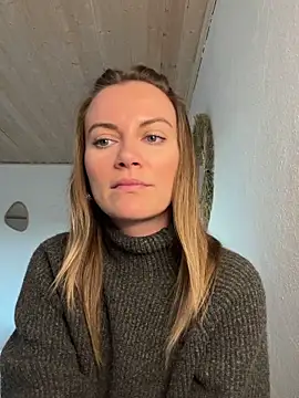 Snapshot of Milla__one chatting on March 4, 2025, 4:30 pm Milla  one online show from March 4, 2025, 4:30 pm