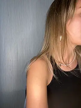 Snapshot of Milla__one chatting on September 17, 2025, 3:35 pm Milla  one online show from September 17, 2025, 3:35 pm