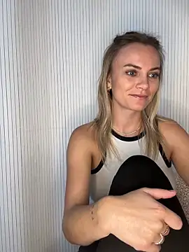 Snapshot of Milla__one chatting on October 2, 2025, 2:02 pm Milla  one online show from October 2, 2025, 2:02 pm