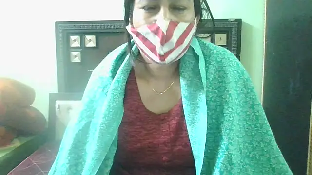 couplesuni online show from February 14, 2025, 11:31 am