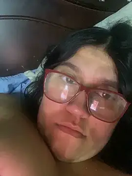 dafne19  online show from November 14, 2025, 4:44 am