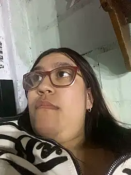 dafne19  online show from December 22, 2025, 8:22 am