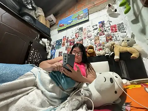 Snapshot of dafne19_ chatting on February 24, 2026, 3:59 am dafne19 online show from February 24, 2026, 3:59 am