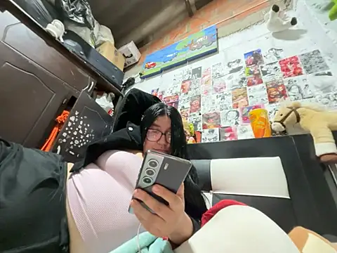 dafne19  online show from April 10, 2026, 3:34 am