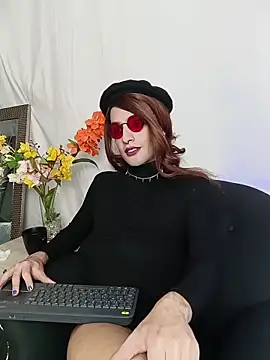 Snapshot of LukaCastillo chatting on November 7, 2025, 9:04 pm LukaCastillo online show from November 7, 2025, 9:04 pm