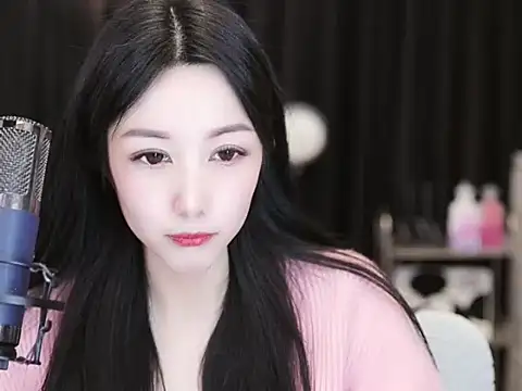 Nuyoah-77 online show from January 22, 2025, 7:03 pm