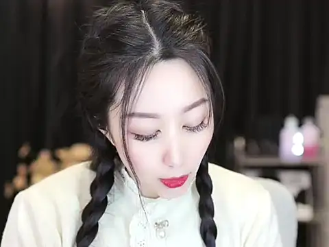 Nuyoah-77 online show from February 8, 2025, 2:05 pm