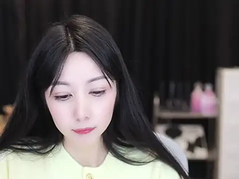 Nuyoah-77 online show from November 9, 2025, 4:16 pm