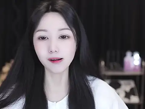 Nuyoah-77 online show from March 7, 2026, 8:33 am