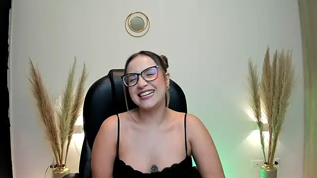 RyliieHunter online show from December 14, 2024, 2:23 am