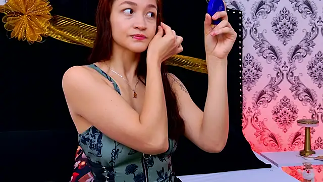 SaaraBrown online show from December 21, 2025, 12:34 pm