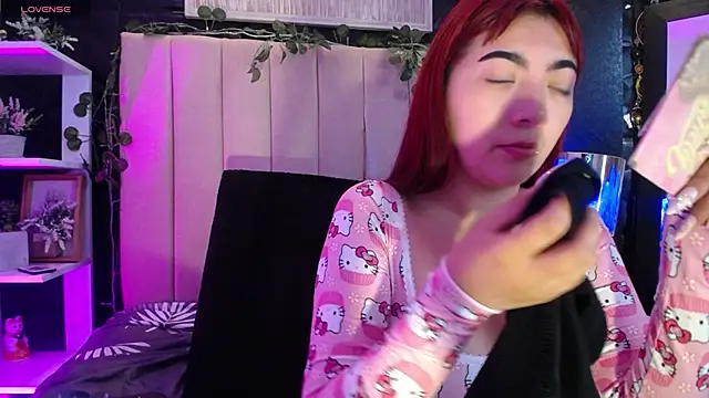 Mia Rinn online show from December 17, 2024, 1:38 pm