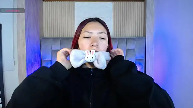 Mia Rinn online show from October 10, 2025, 1:21 pm