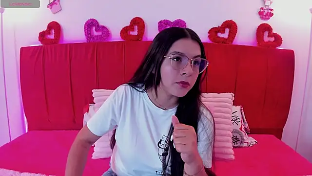 Alice Summer1 online show from February 6, 2026, 9:40 pm