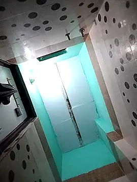 Hotty-Divya online show from November 6, 2025, 3:18 am