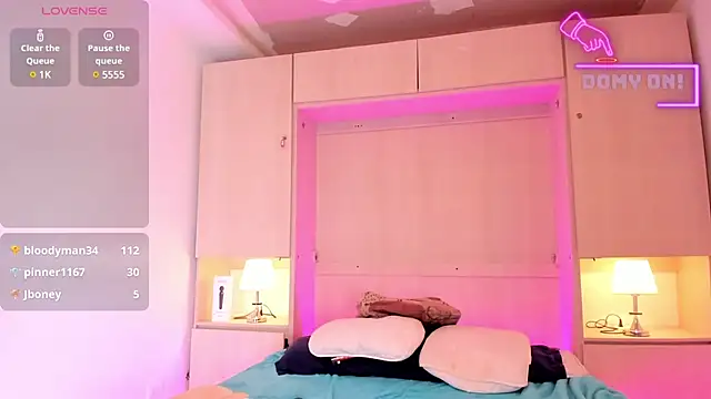 EmilyyStuart online show from February 14, 2025, 9:56 am