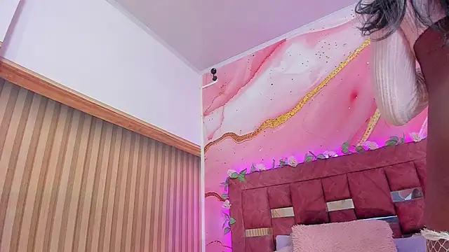 melody paris online show from September 9, 2025, 10:48 am